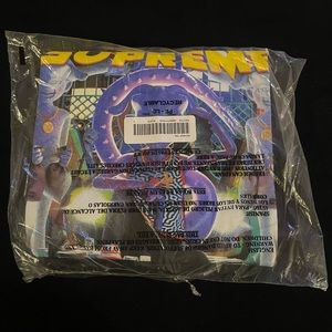 Supreme Richest Tee Size Large Mens